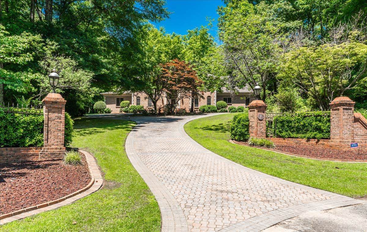 130 Woodcrest Court - Photo 1