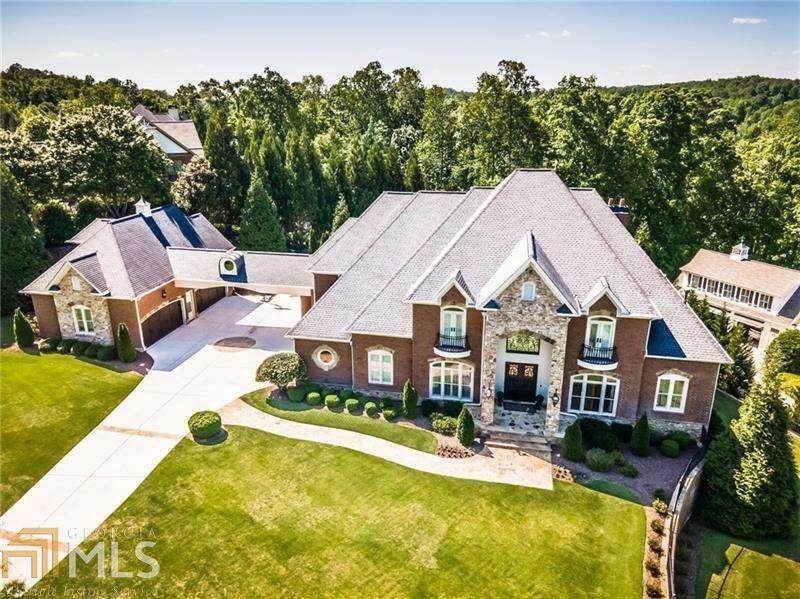 1070 Balmoral Lane - Photo 1