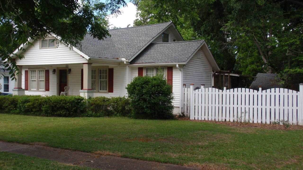 206 Elm Street - Photo 1