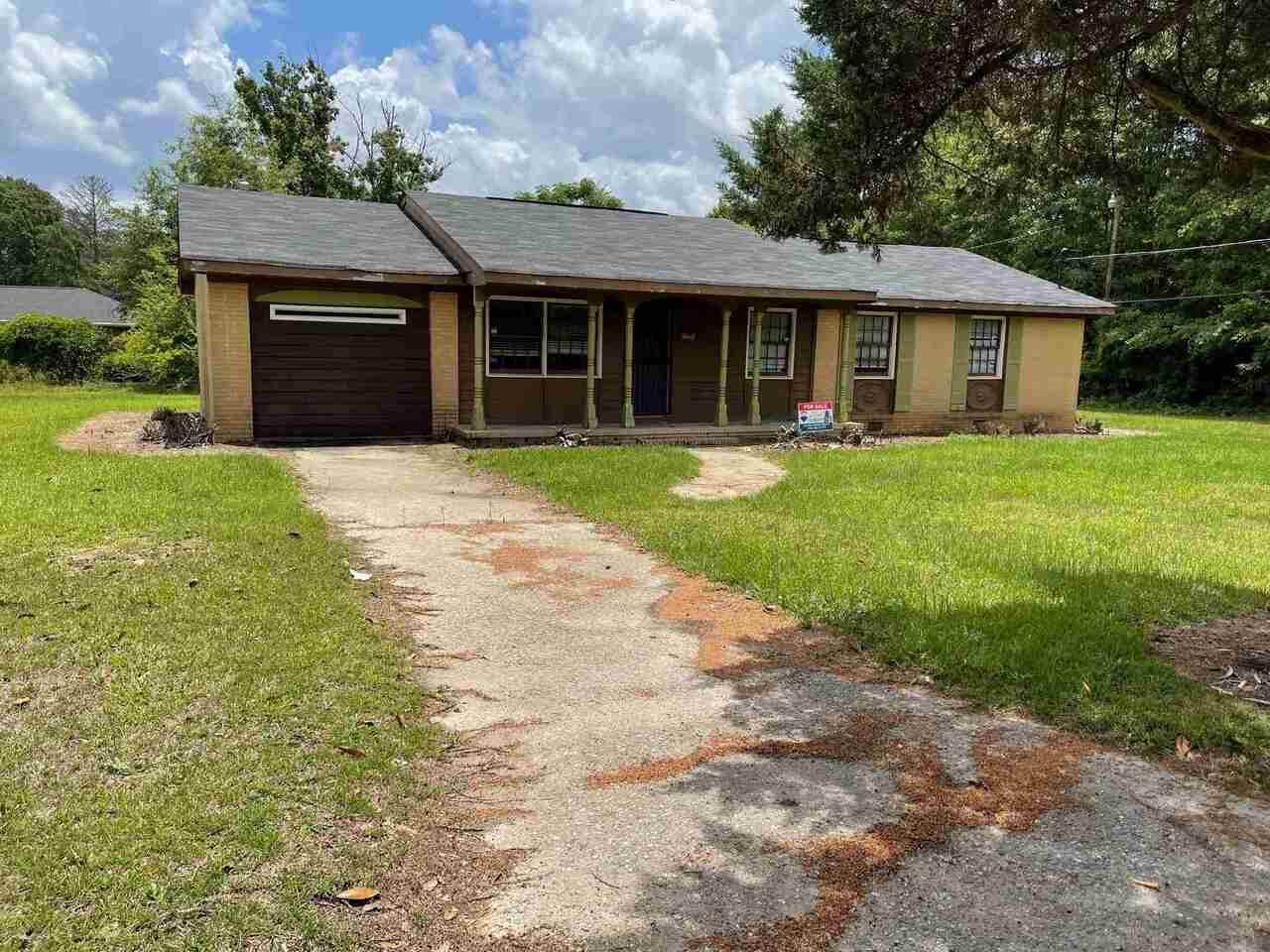 218 Beverly - Photo 1