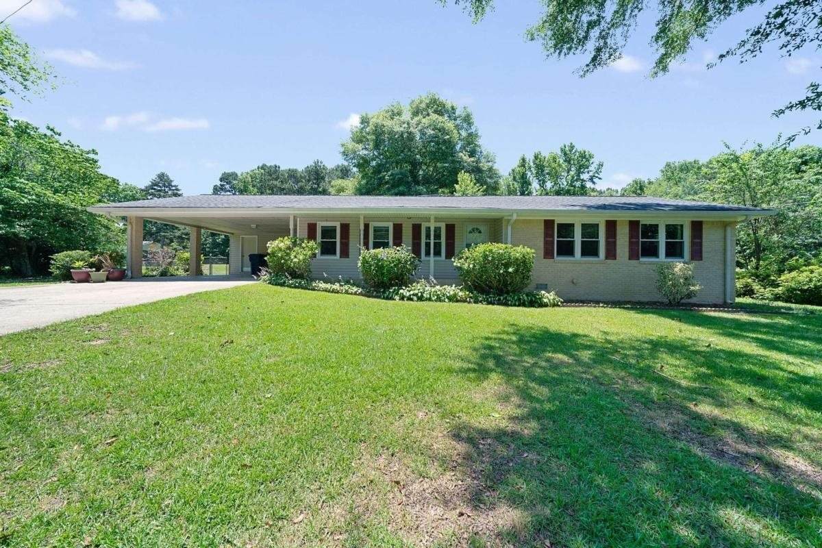 1529 Old Peachtree Road - Photo 1
