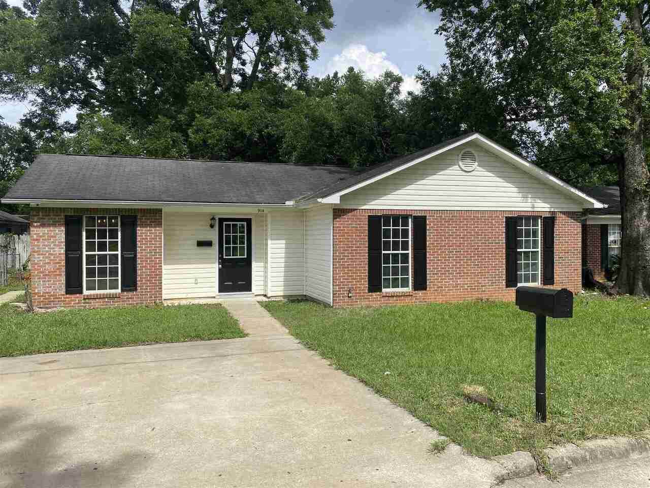 914 Benner Avenue - Photo 1