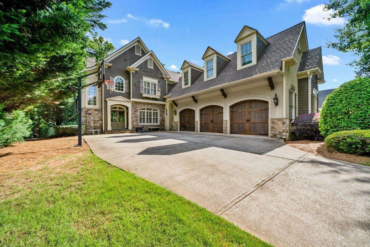 7385 Laurel Oak Drive - Photo 1