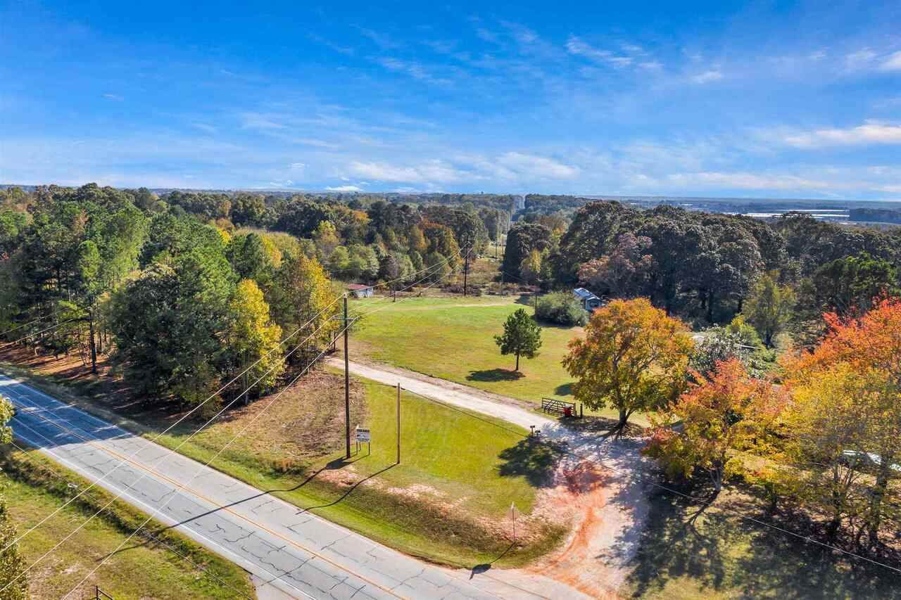 100 Hoyt Holder Road - Photo 1