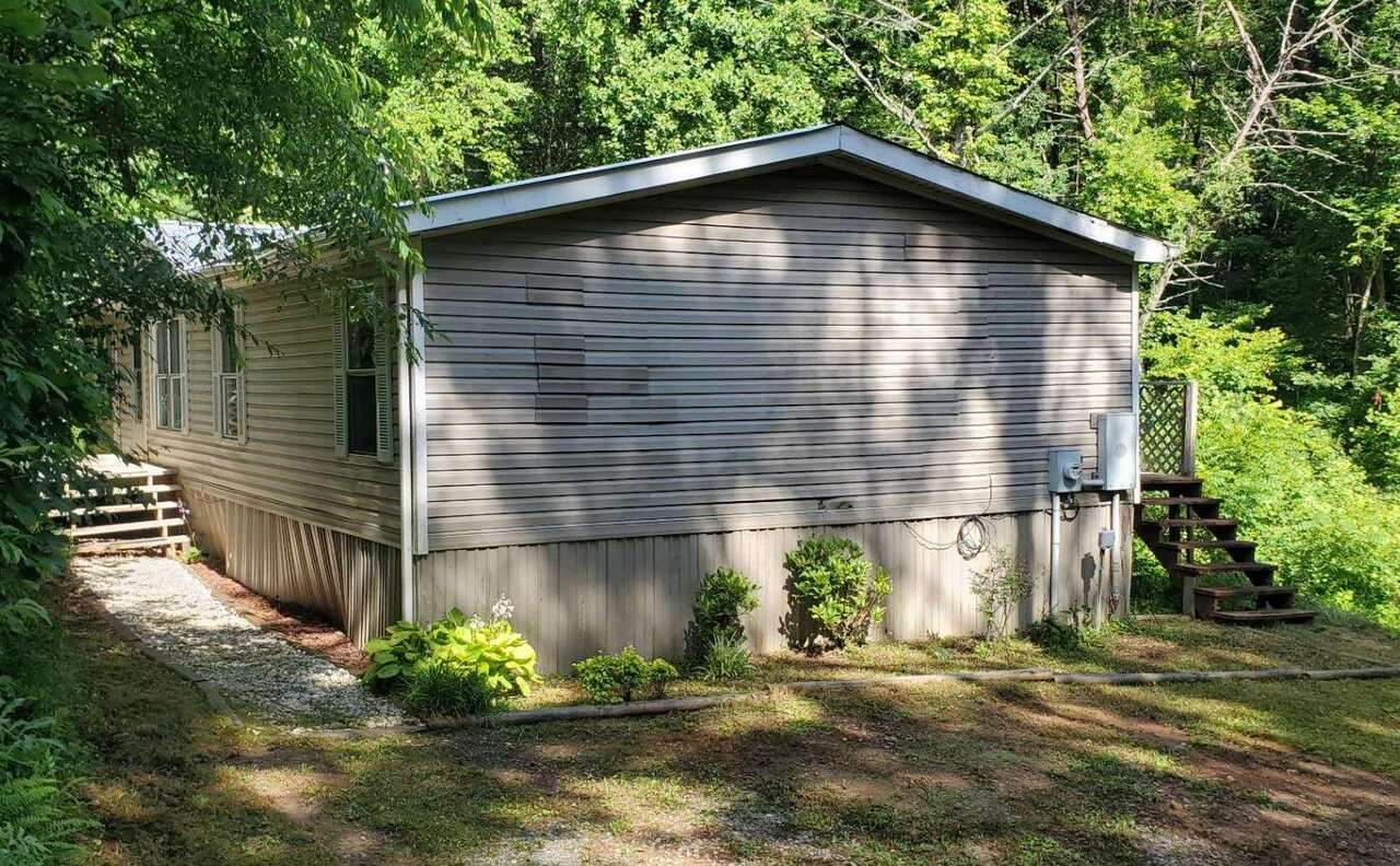 715 Ridgeview Road - Photo 1