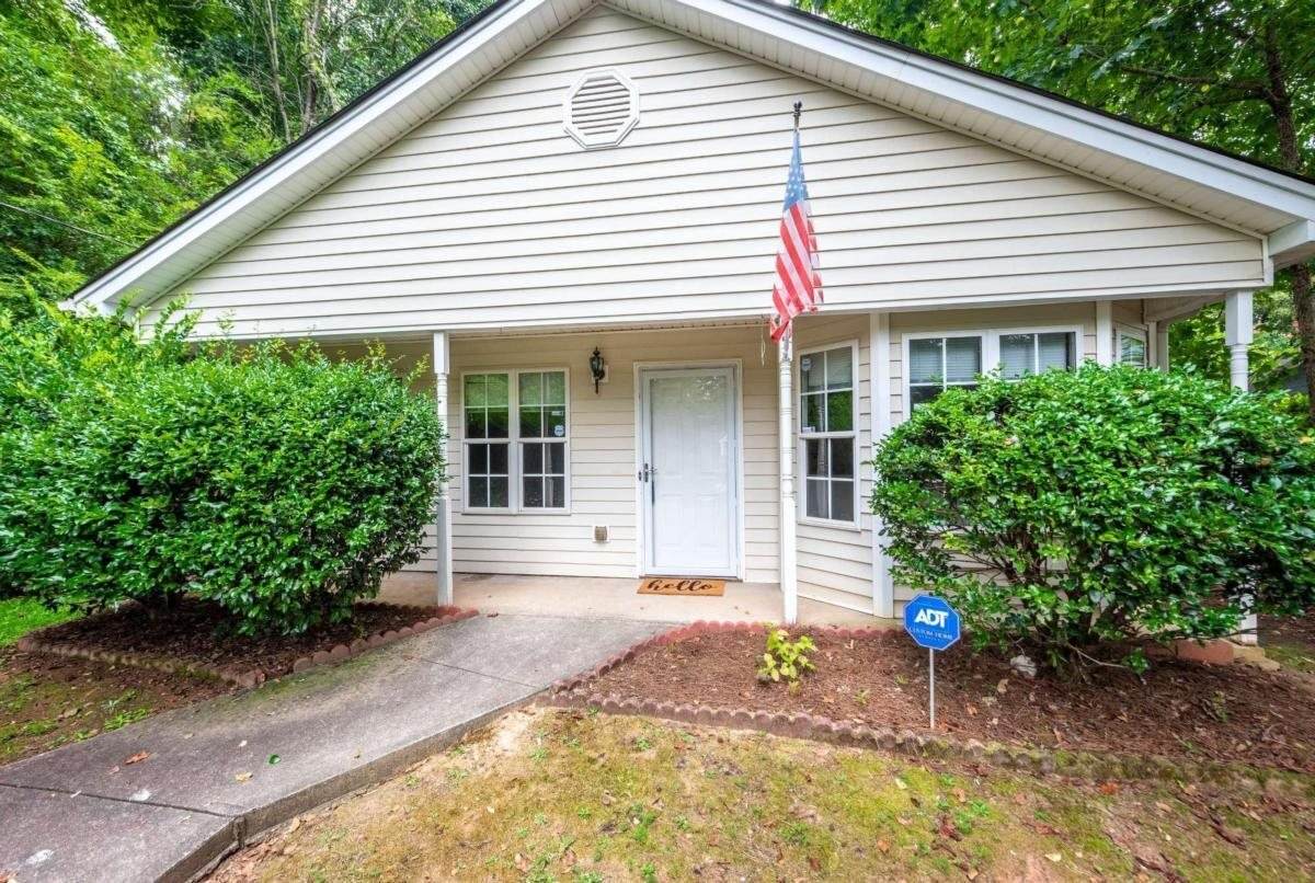 2425 Belaire Drive - Photo 1