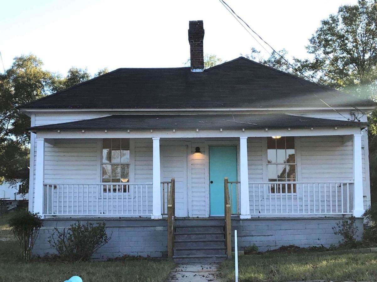 1811 Spring Street - Photo 1
