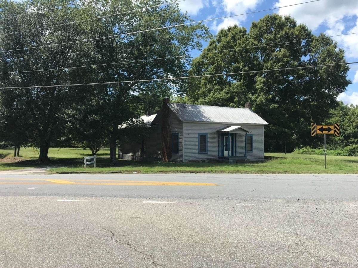 1023 Cassville Road - Photo 1