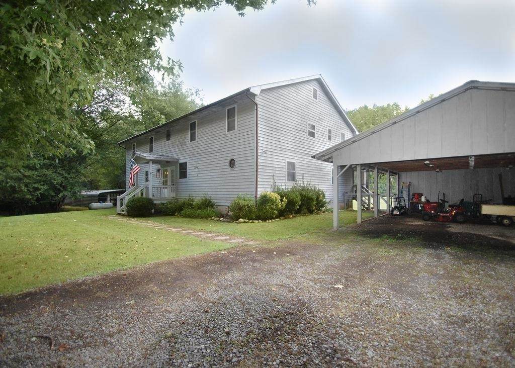 208 Creekside Lane - Photo 1