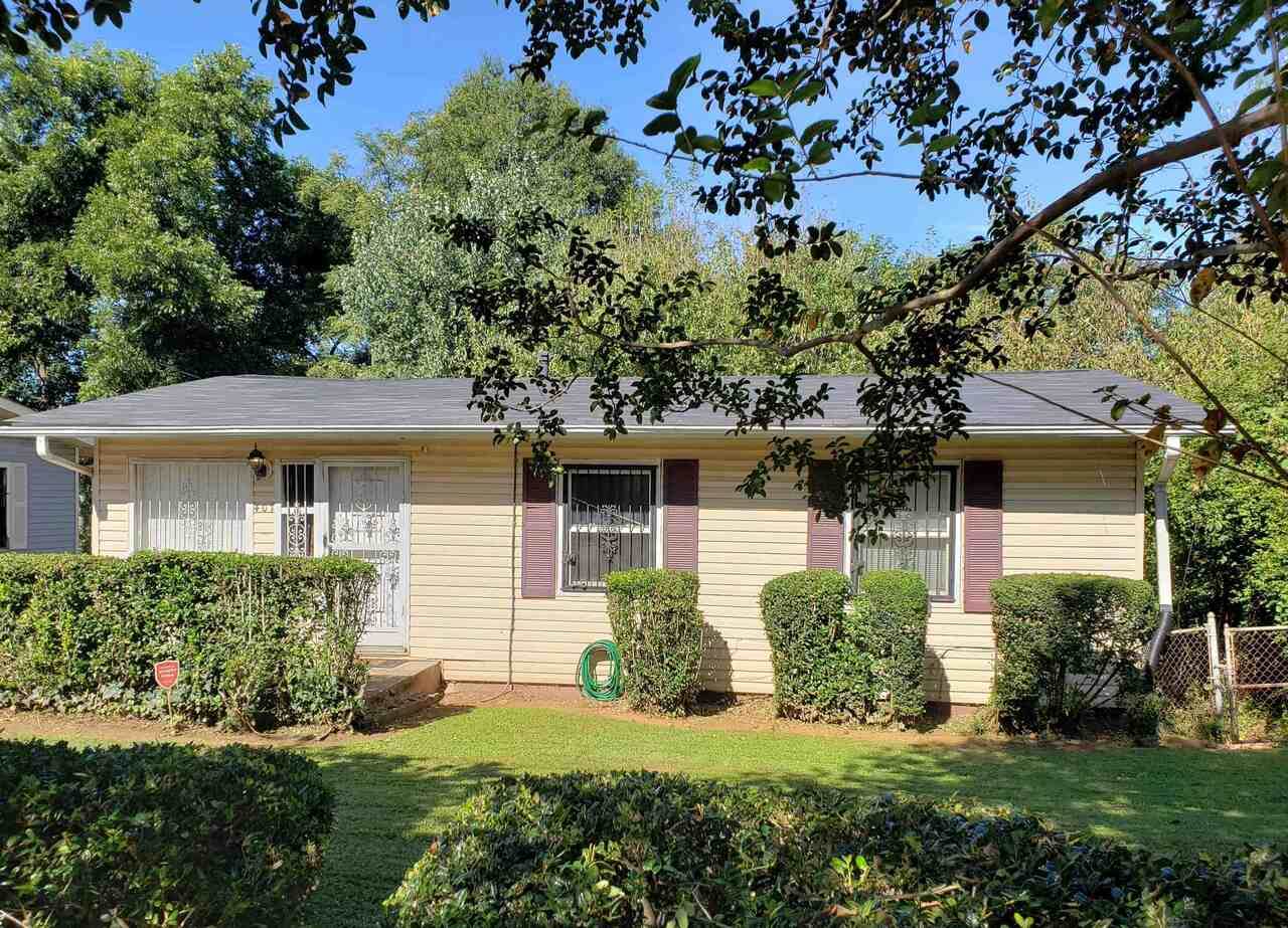 407 Lincoln Street - Photo 1
