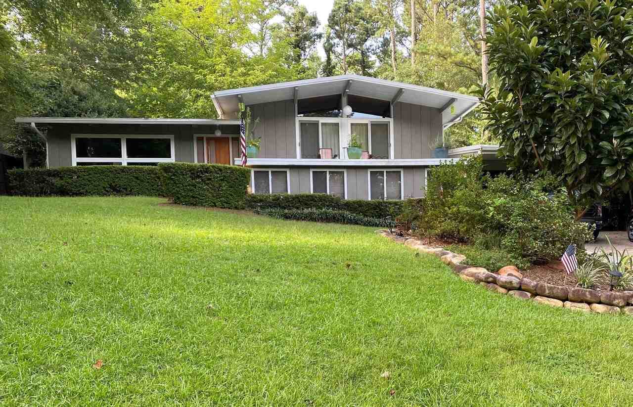 3870 Foxford Drive - Photo 1
