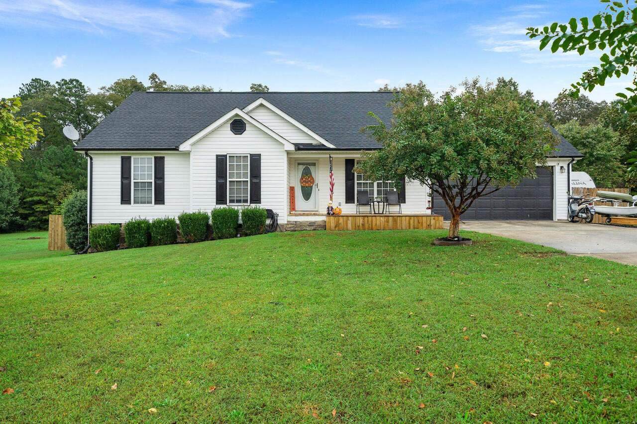 205 Daisy Lane - Photo 1