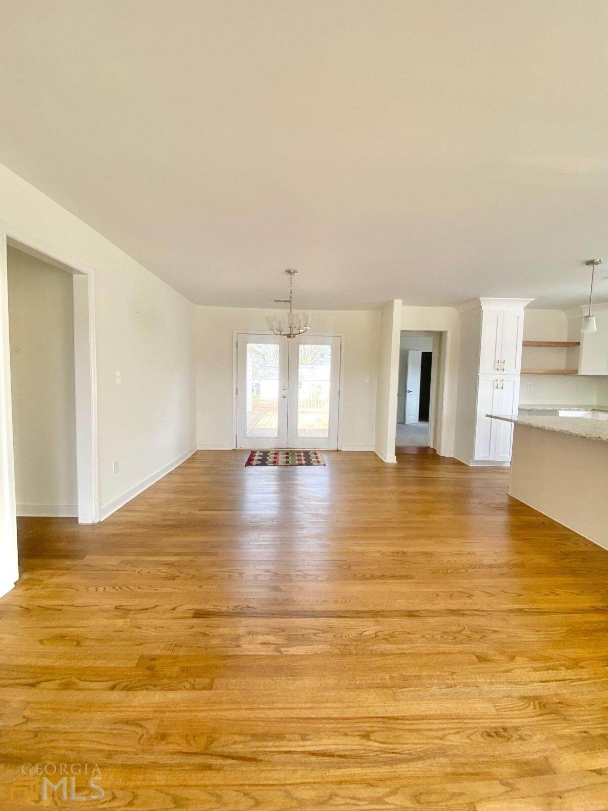1499 Mercer Ave - Photo 1