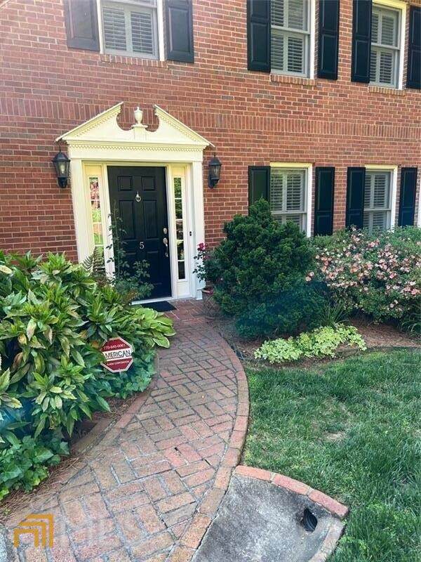 3873 Roswell Road - Photo 1