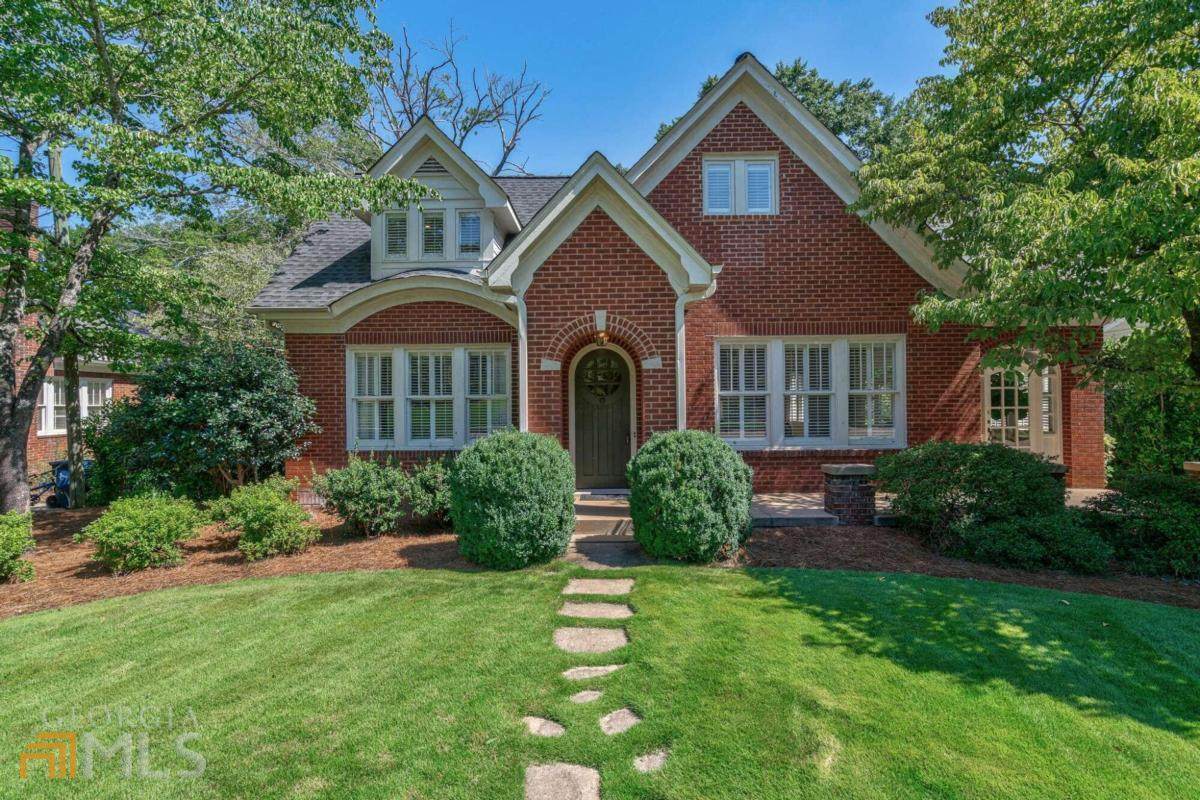 221 University Drive - Photo 1