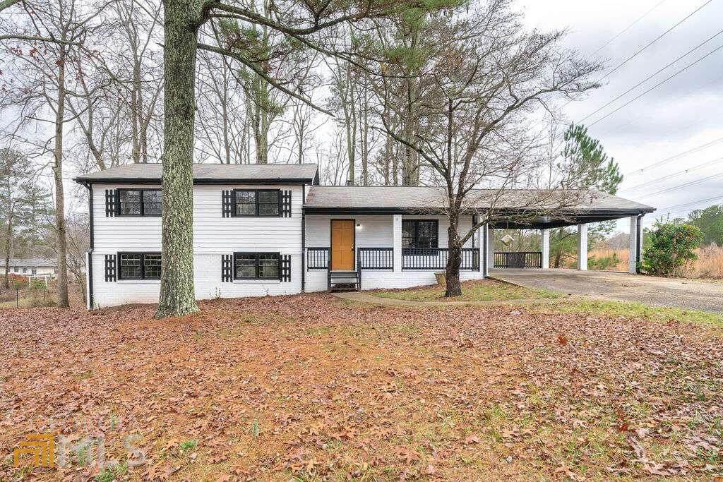 3918 Sherwood Drive - Photo 1