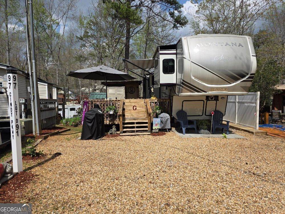 97 Cindy Parkway - Photo 1