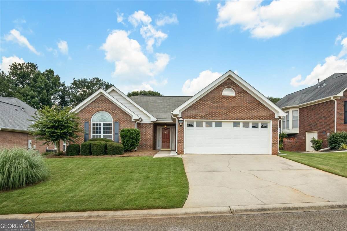 370 Oakpark Terrace - Photo 1