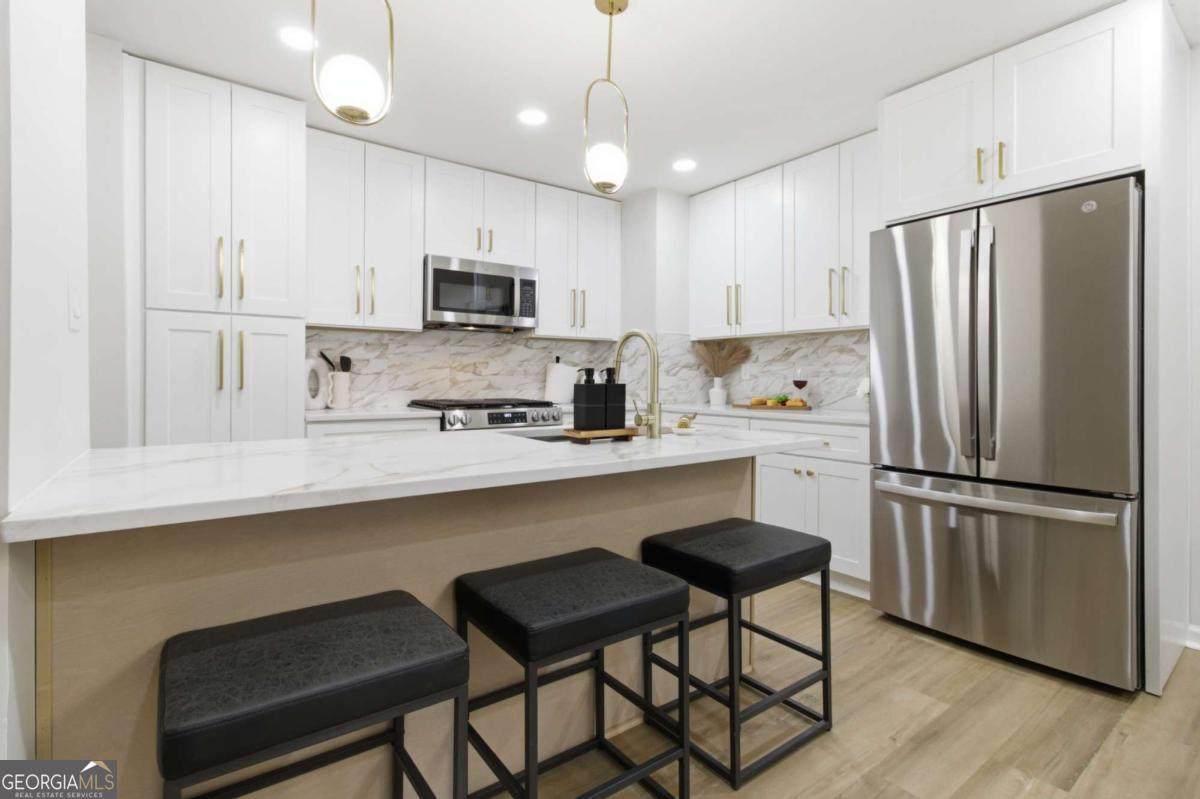 1124 Creatwood Place - Photo 1