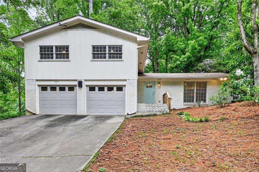 2037 Longview Way - Photo 1