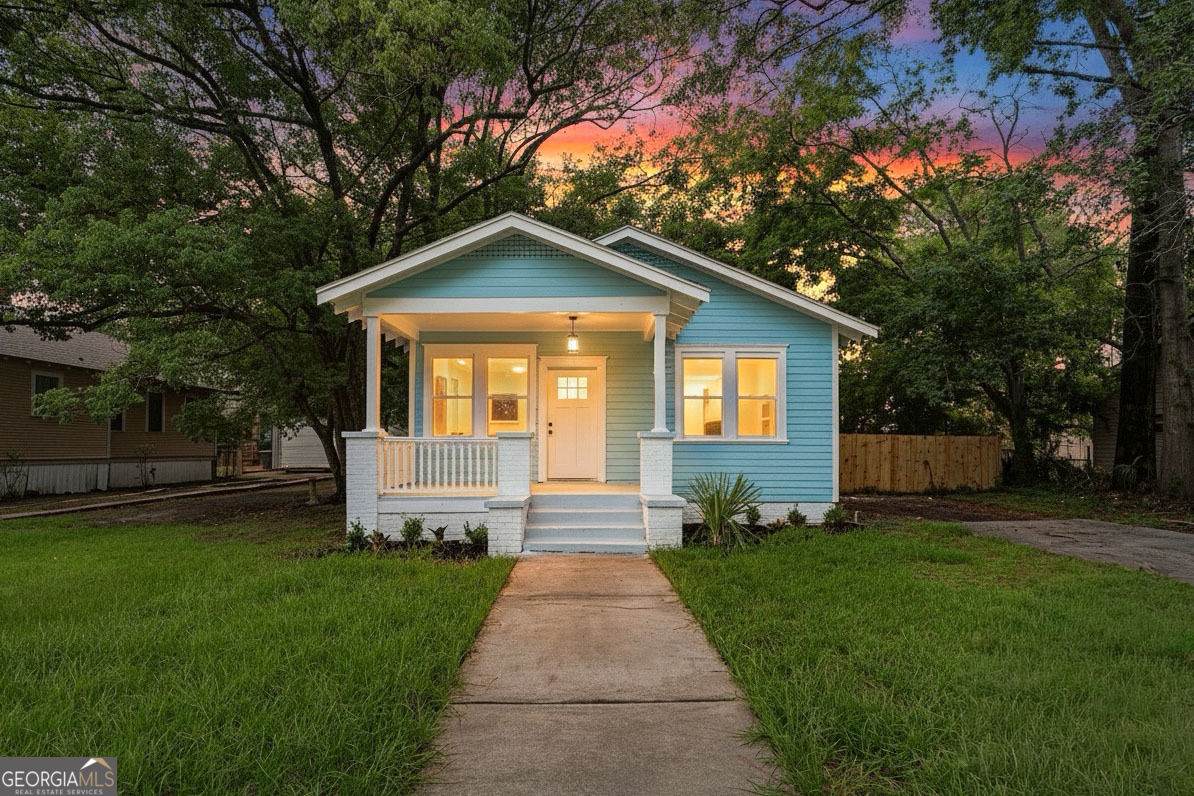 812 33rd Street - Photo 1