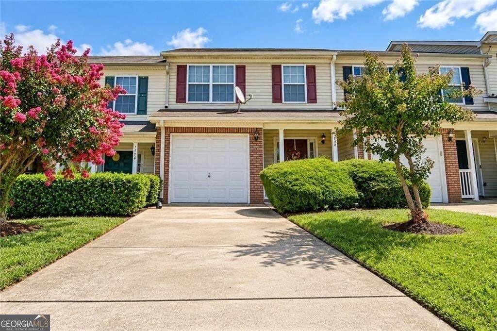 1476 April Lane - Photo 1