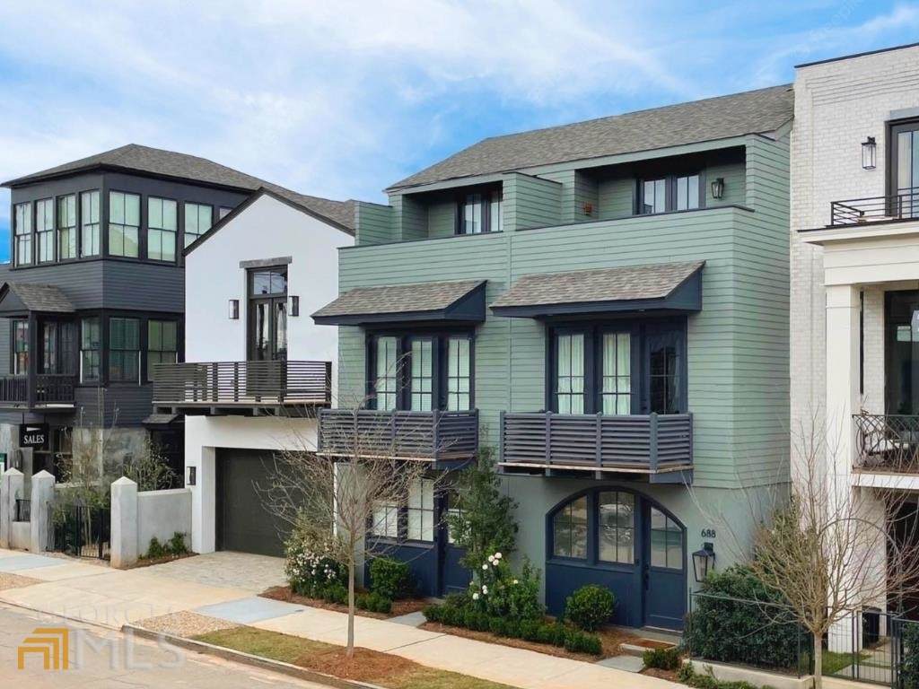 652 Bull Street - Photo 1