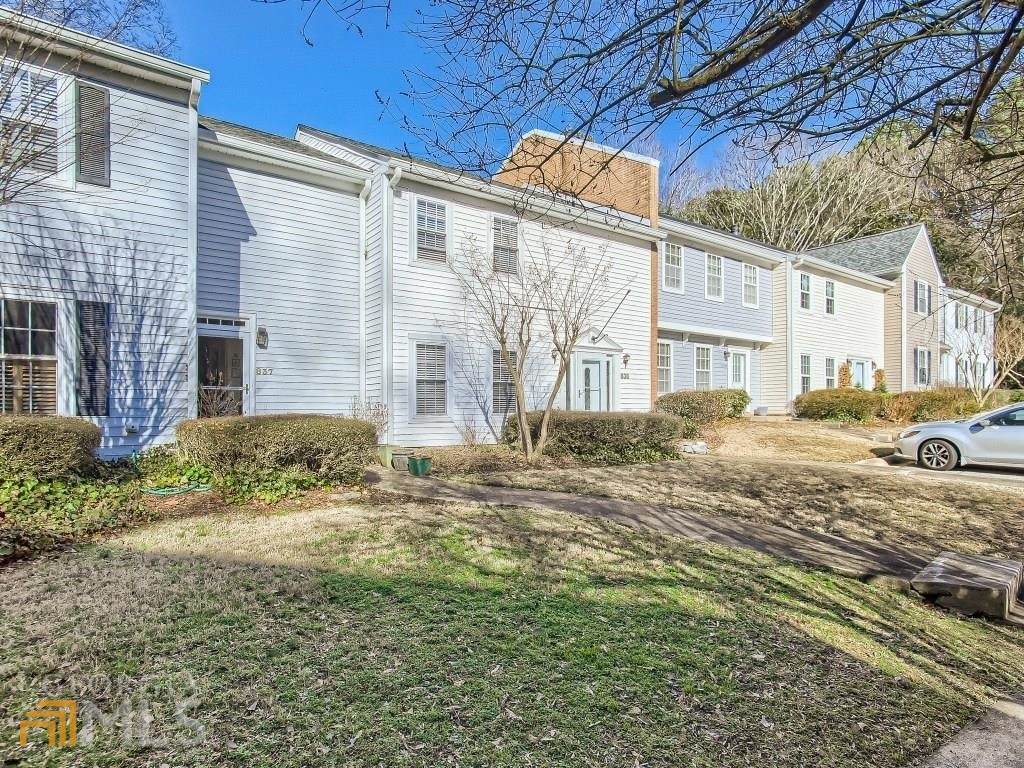 838 Heritage Square - Photo 1