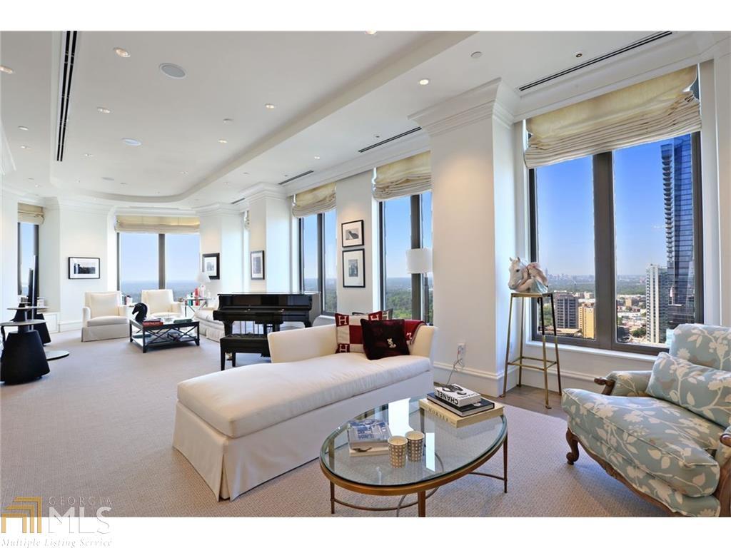 3376 Peachtree Rd - Photo 1