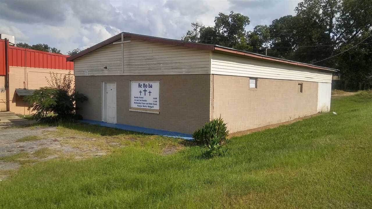 607 16th Avenue - Photo 1