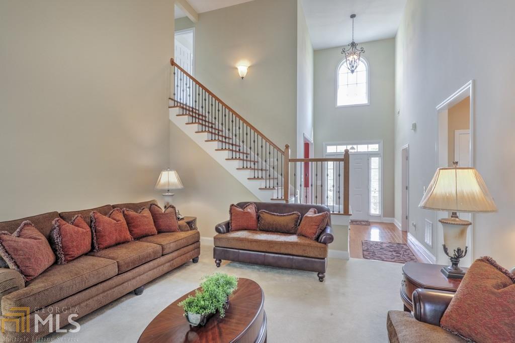 285 Bonnie Ln - Photo 1
