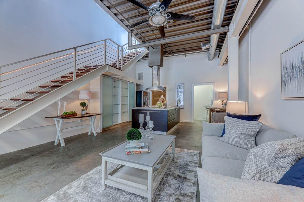 675 Greenwood Ave - Photo 1