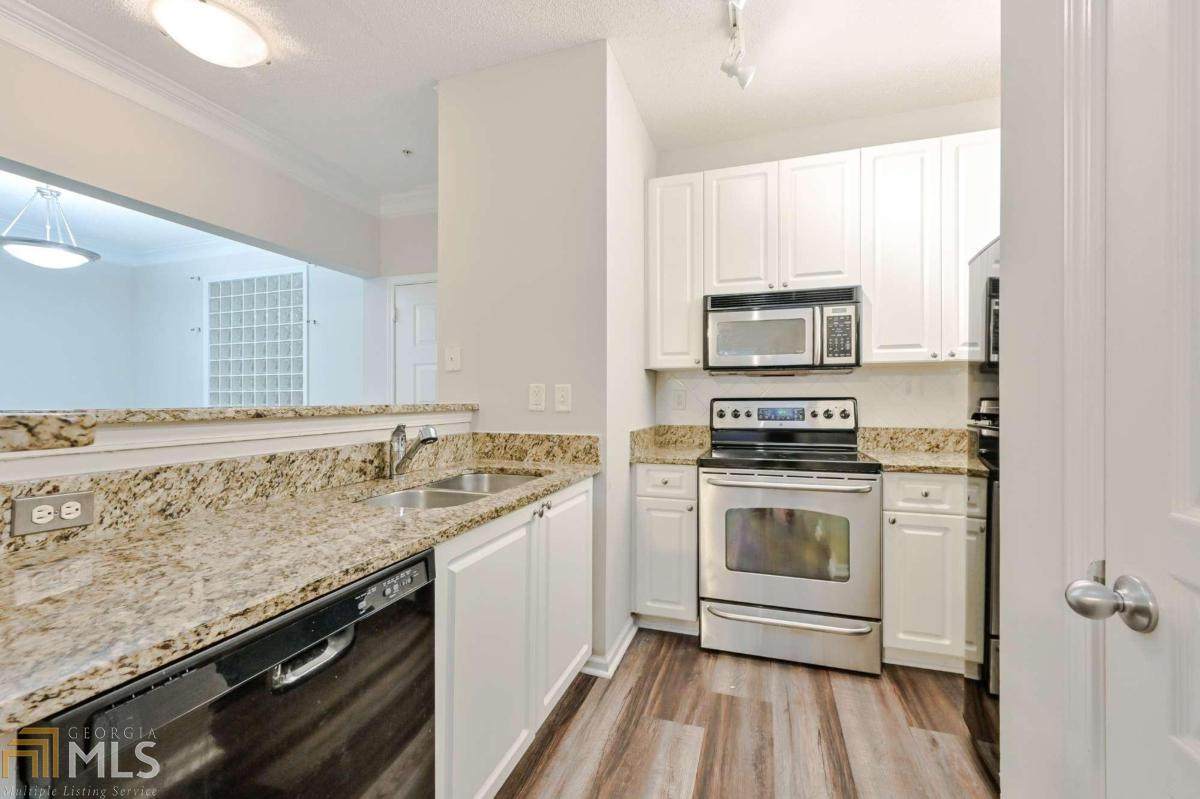 10 Perimeter Summit Blvd - Photo 1