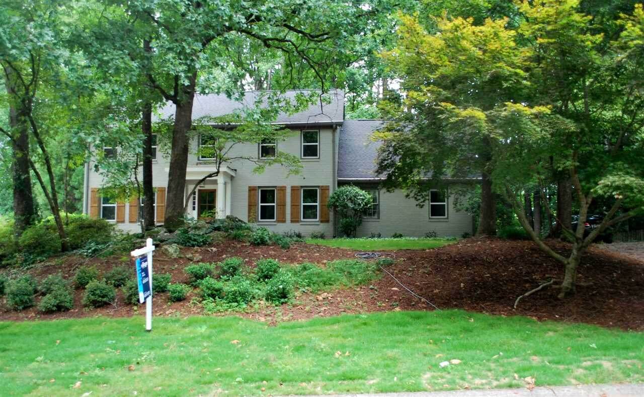 810 Hampton Place - Photo 1