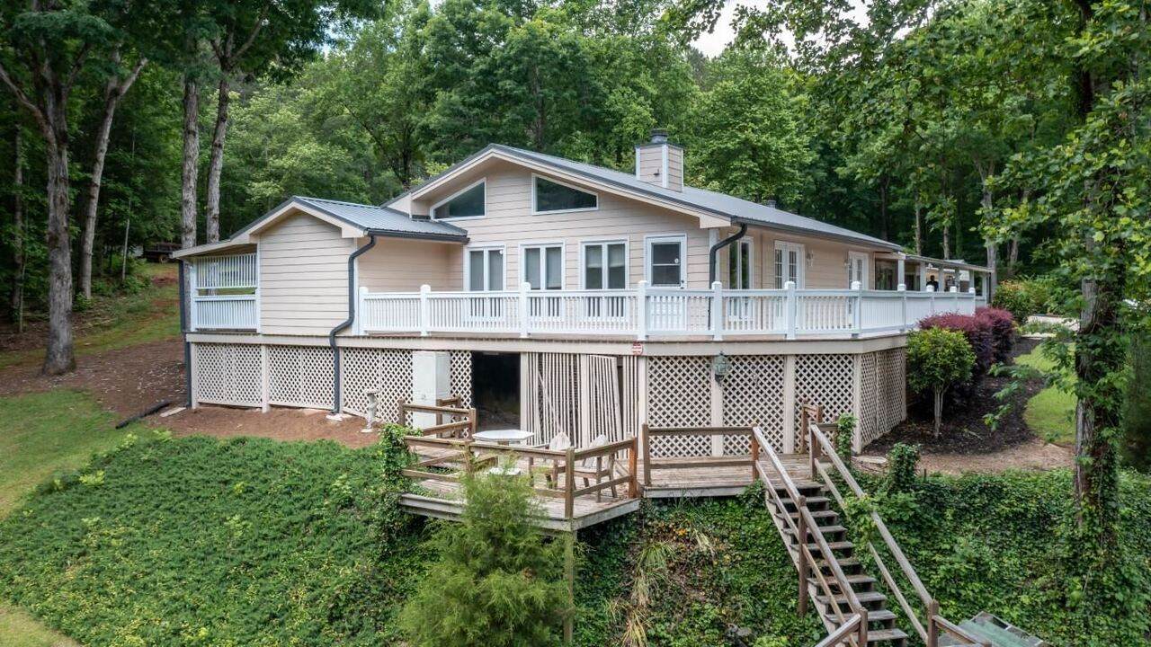 135 Turner Drive - Photo 1