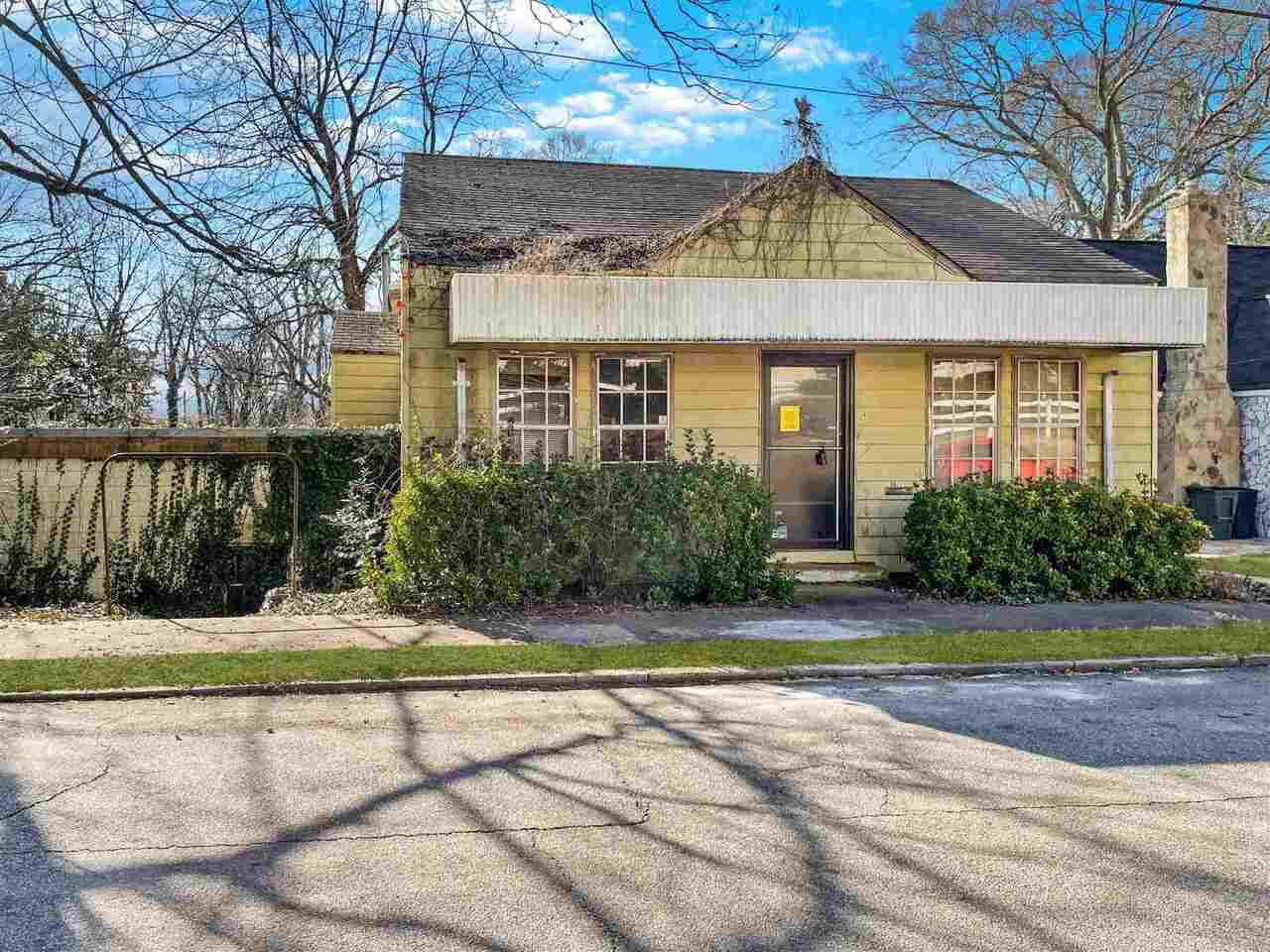 1762 Temple - Photo 1