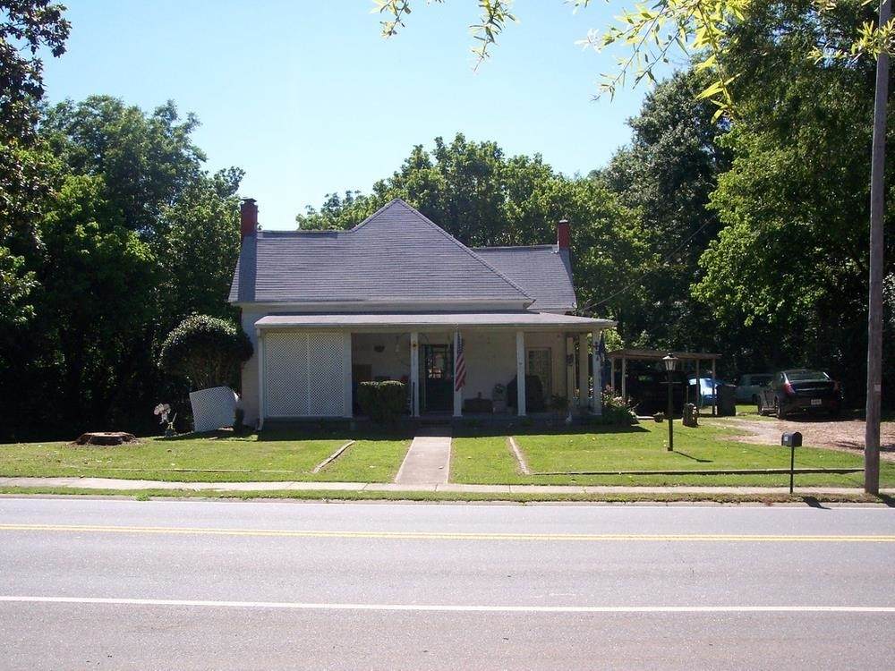 3045 Cherokee Street - Photo 1