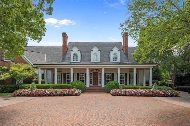 8 Woodlawn Drive - Photo 1