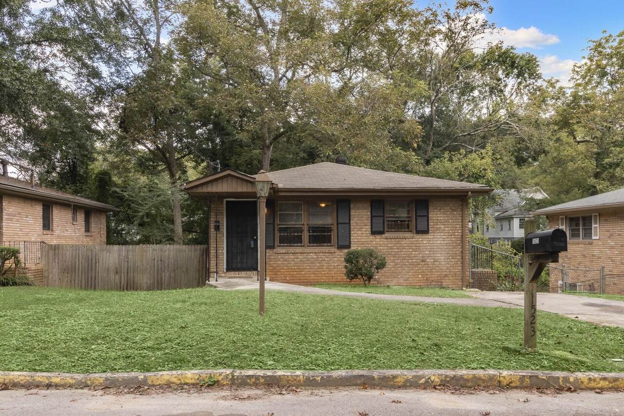 1523 Brantley Court - Photo 1