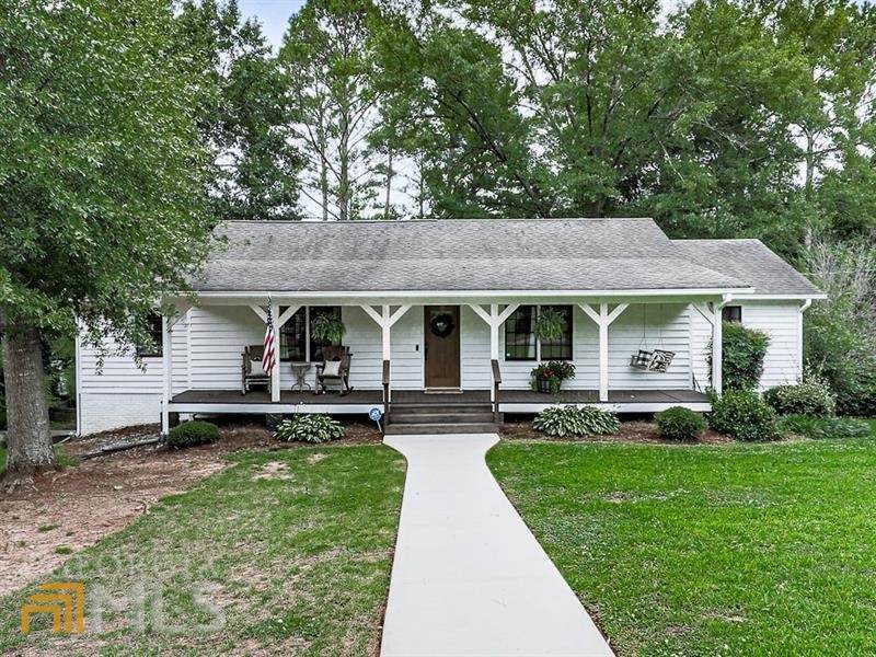 302 Laura Lane - Photo 1