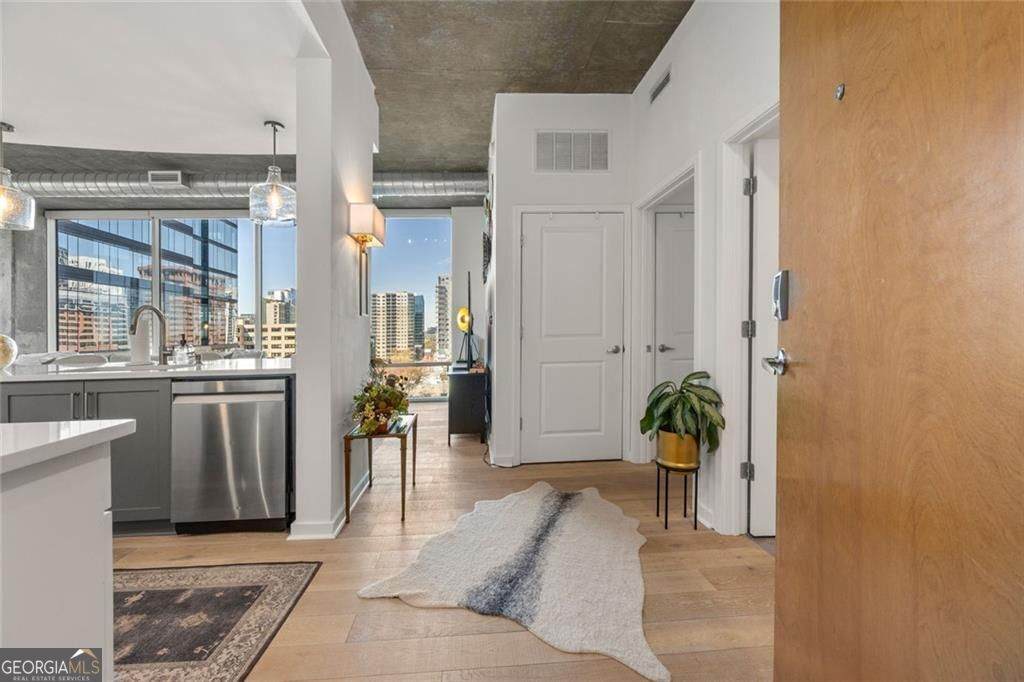 923 Peachtree Street - Photo 1