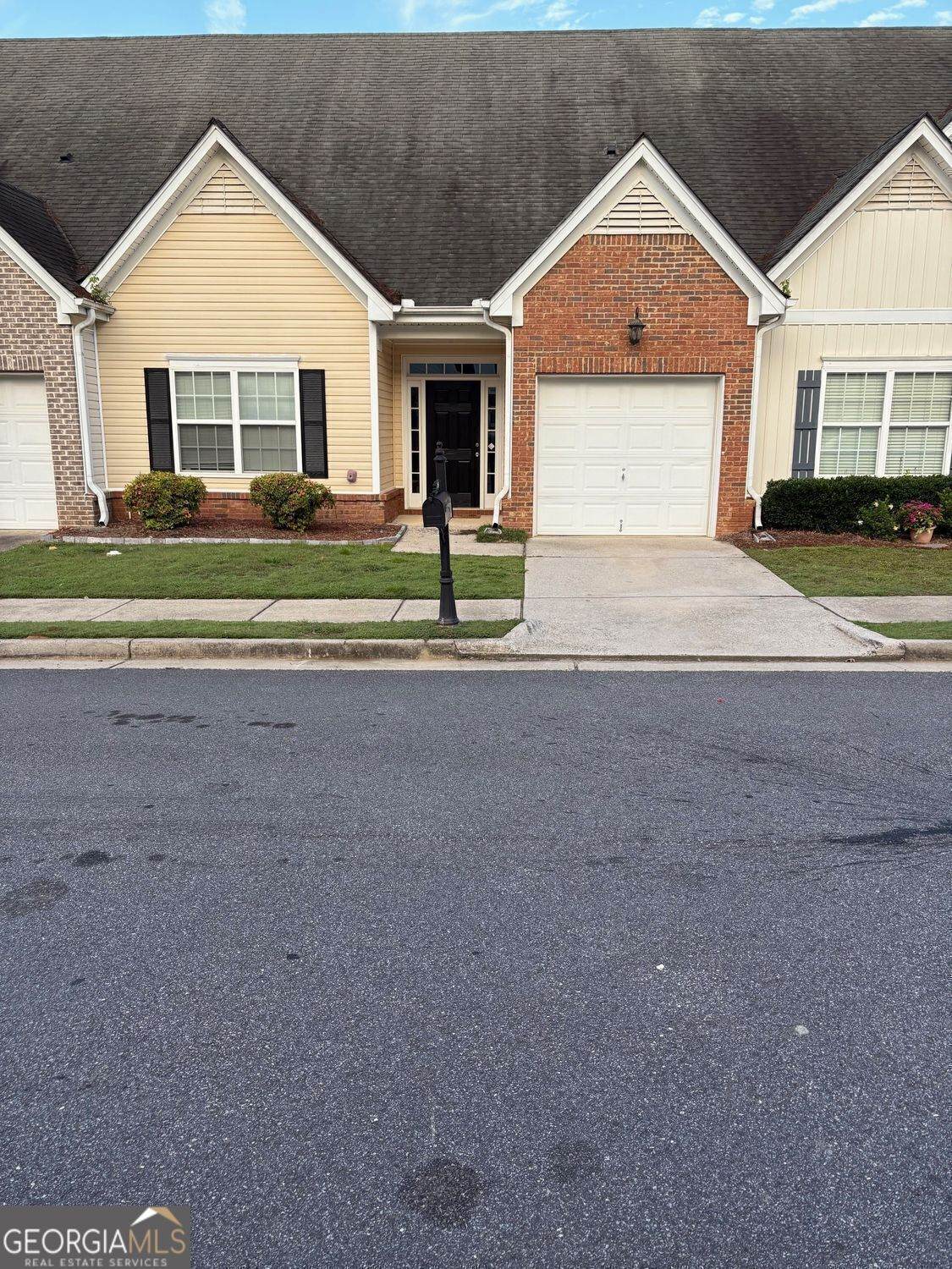 127 Riley Circle - Photo 1