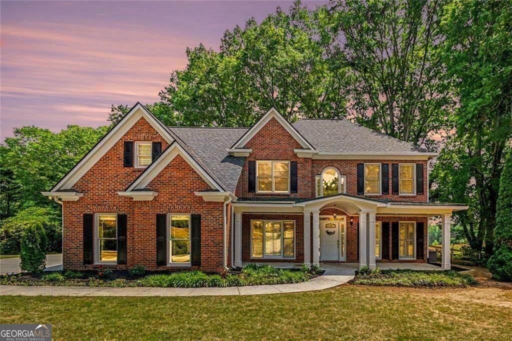 607 Crimsonwood Court - Photo 1