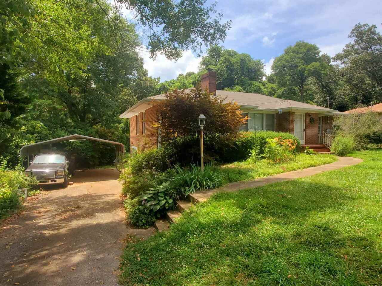 166 Hillcrest - Photo 1