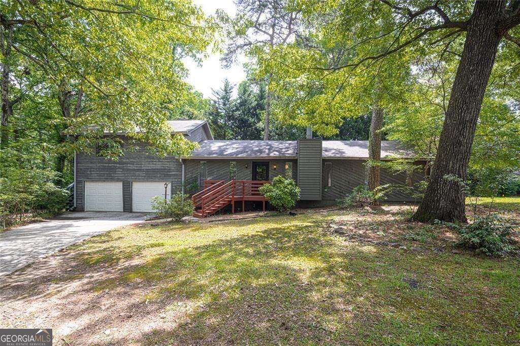 633 Iris Road - Photo 1