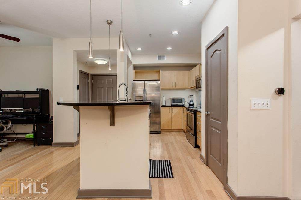 390 17Th St - Photo 1