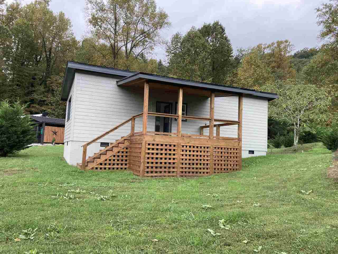 18 Maple Springs - Photo 1