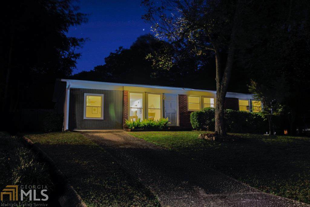 989 Greenbriar Cir - Photo 1