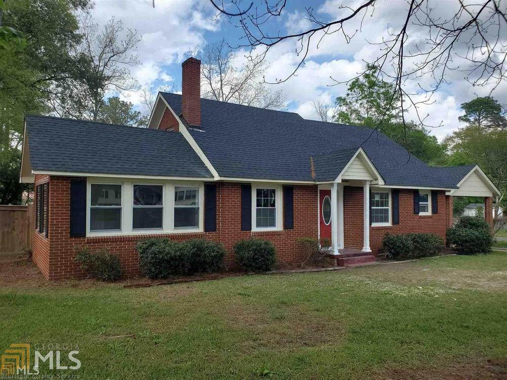 1401 Highland Ave - Photo 1