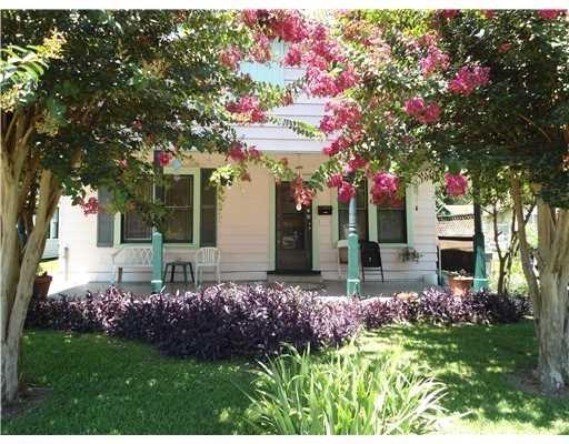 112 Roberts Street - Photo 1